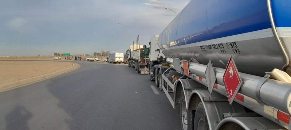 Petroleros cortan rutas por la muerte de un trabajador en un siniestro vial