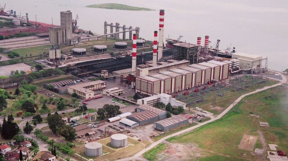 AES dejará en 2026 de generar electricidad con carbón en su Central Térmica de San Nicolás